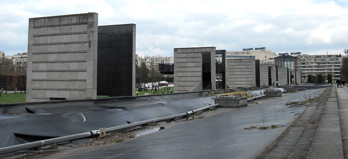 Parc André Citroën : grand canal à l’abandon et rénovation interminable