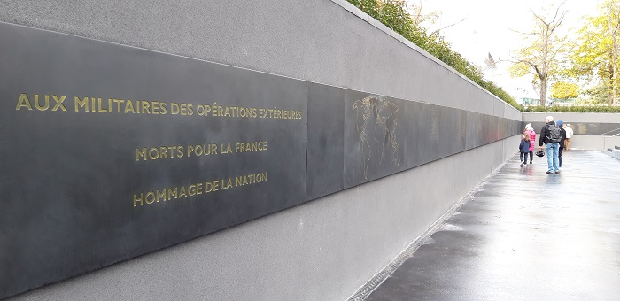 Memorial Militaires morts opérations extérieures - mur - parc André Citroën - Paris