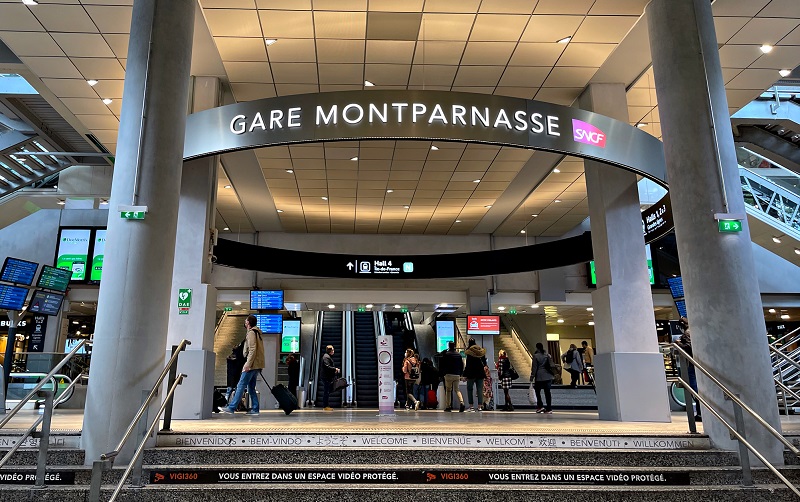 Gare Montparnasse Paris 15 anneau panneau informatif